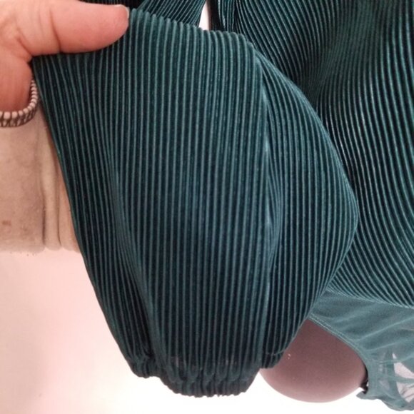 Astr the label green pleated bodysuit - Picture 8 of 14